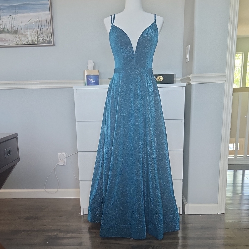 Stunning Elegant Blue Glitter Gown